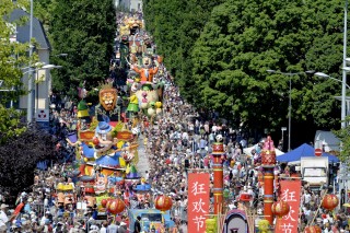 Côté Scène, Côté Rue