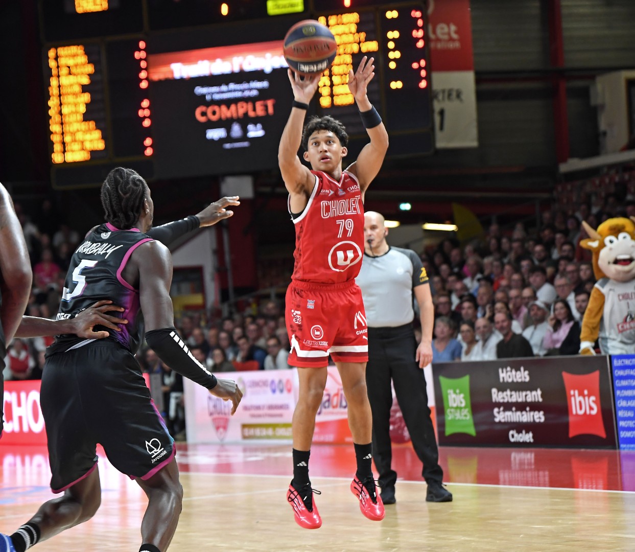 Cholet Basket - &copy; Etienne Lizambard