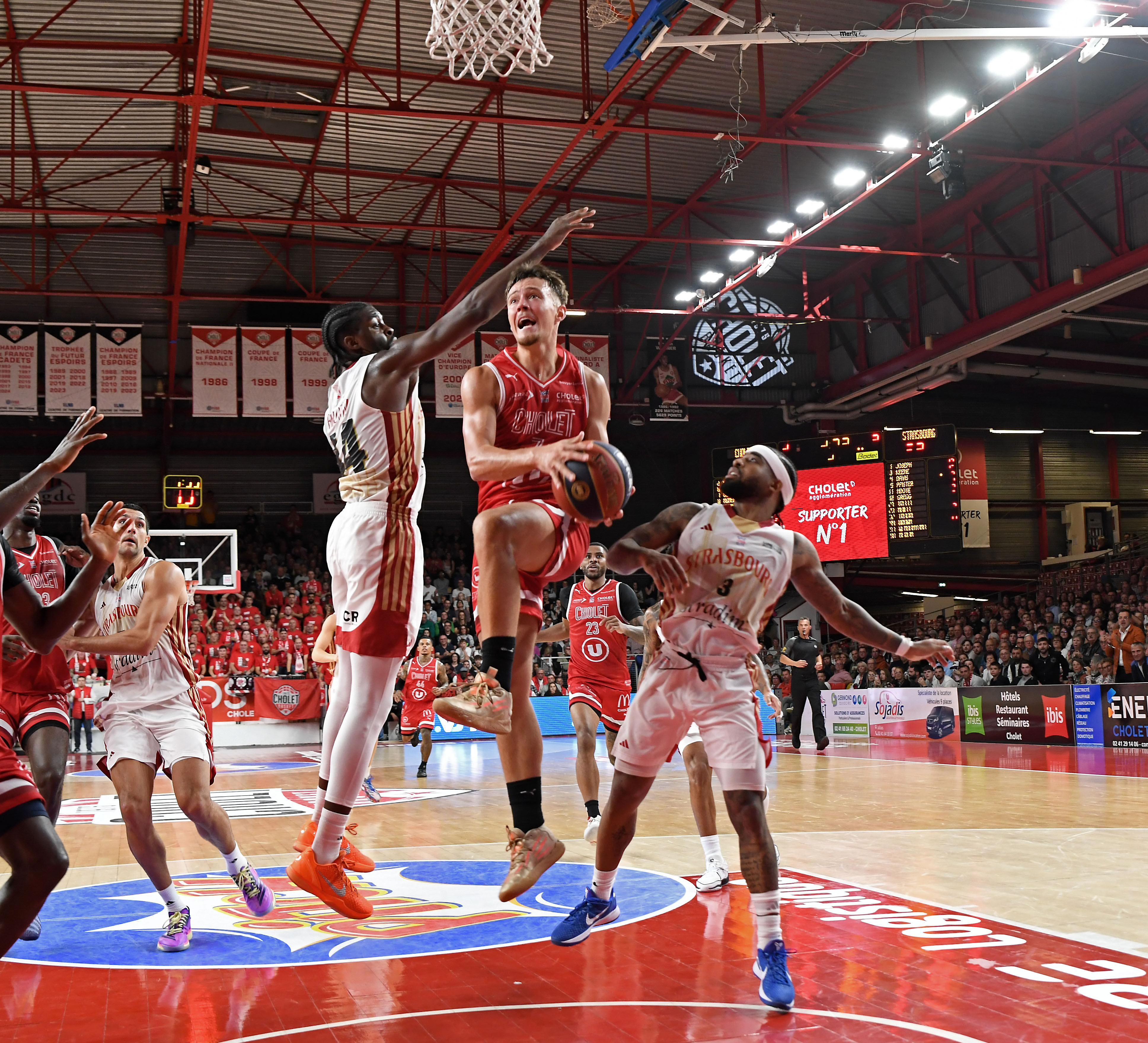 Cholet Basket - &copy; Etienne Lizambard