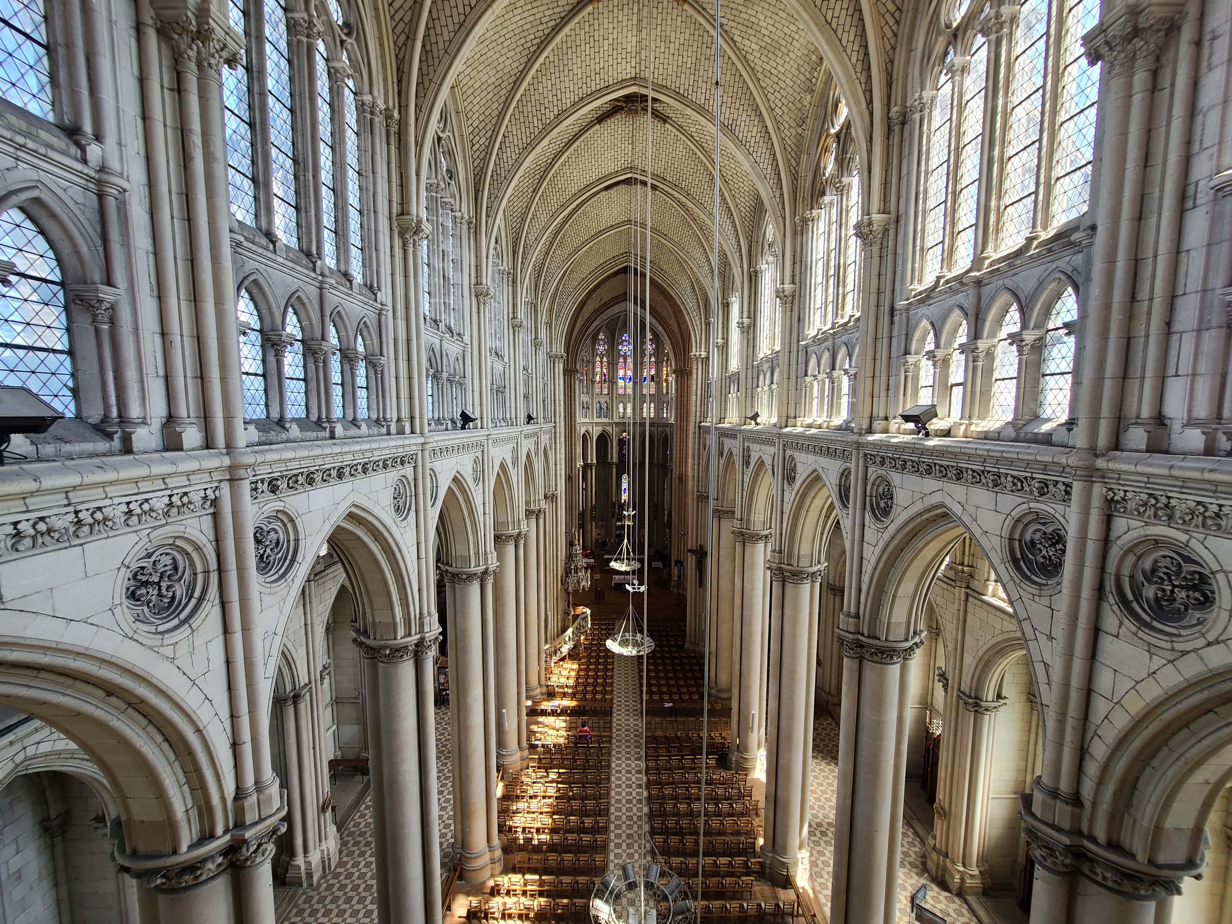 eglise-notre-dame-cholet-interieur-2022-49-c-cl-mence-dubillot-7-2852950 - © Clémence DUBILLOT