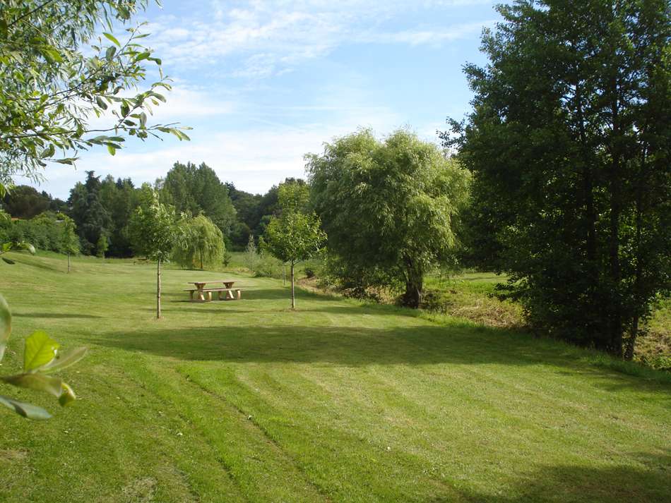 Cholet tourisme aire de pique-nique la prairie des borderies La Séguinière