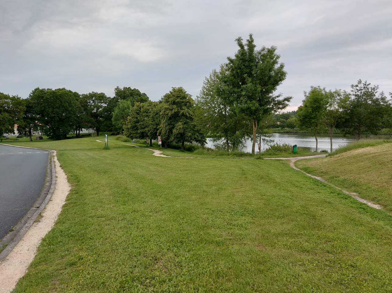 promenons-nous à Trémentines parc du hameau de l'étang