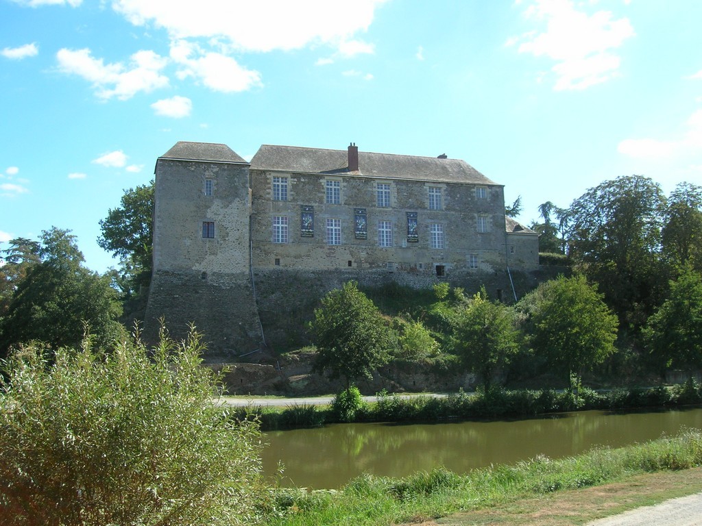 Cholet Tourisme Randonnée Pédestre Vihiers Château de Maupassant Patrimoine