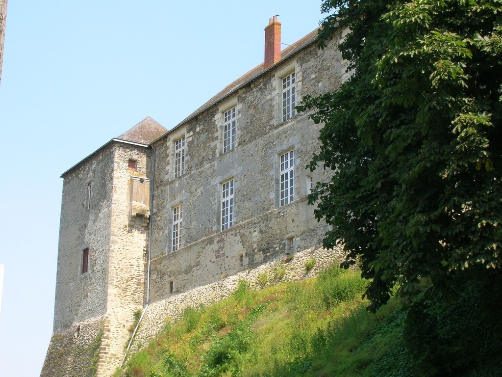 Cholet Tourisme Randonnée Pédestre Vihiers Château de Maupassant Patrimoine