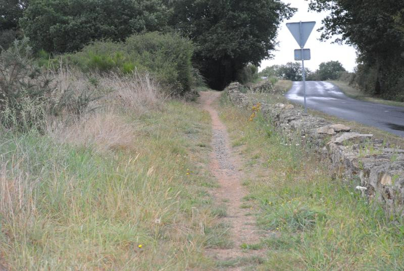 Chemin accès Chêne-Rond - Le Puy Saint Bonnet