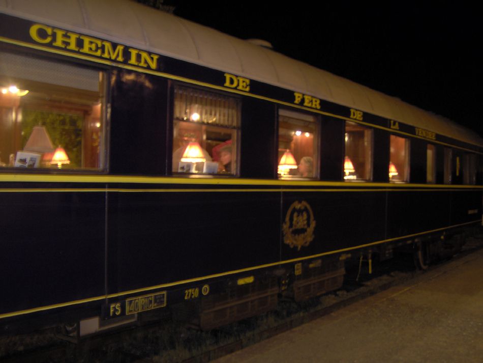 cholet tourisme nature train vapeur chemin de fer de vendee orient express