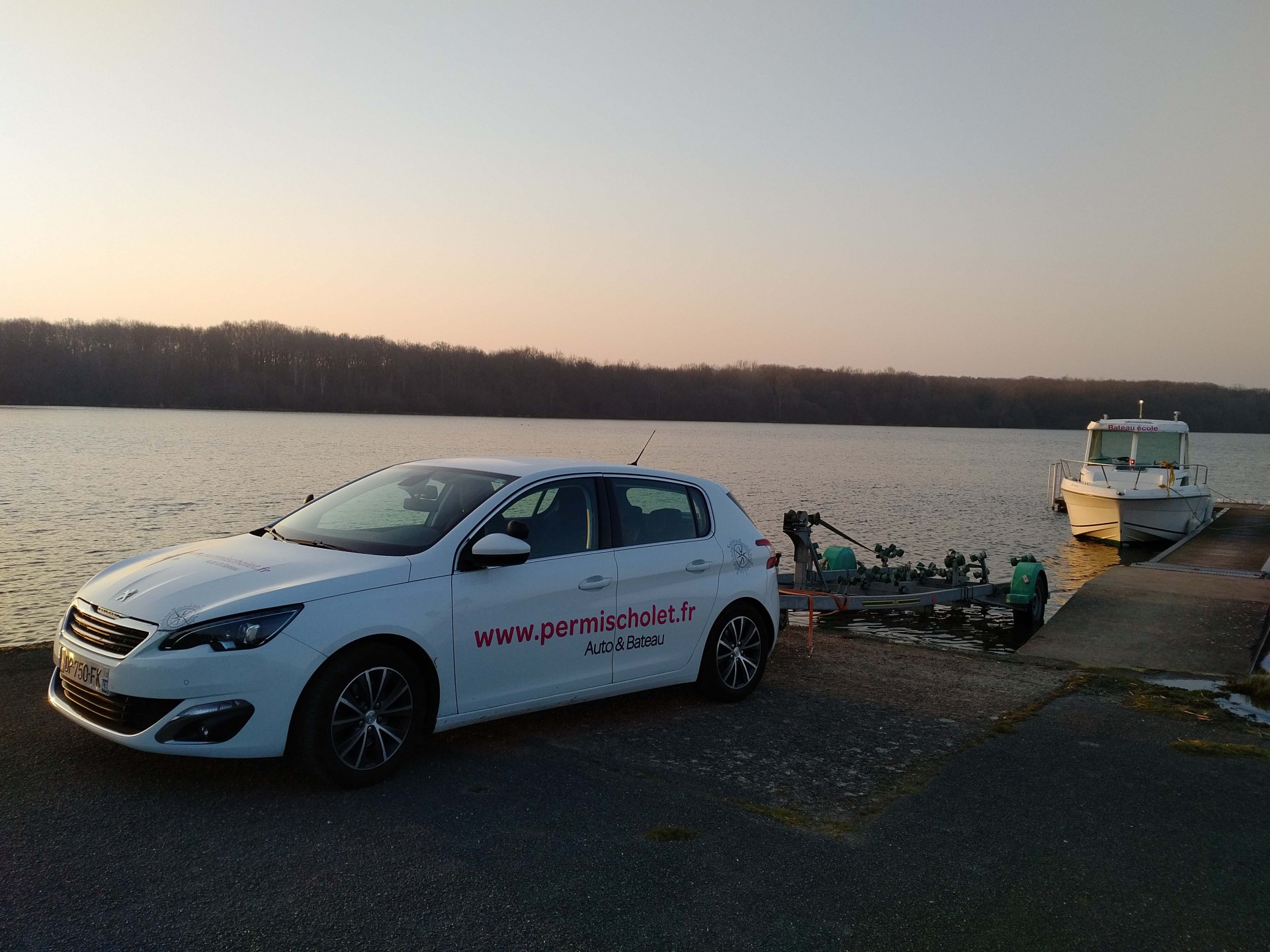 Cholet tourisme auto ecole touzé bateau