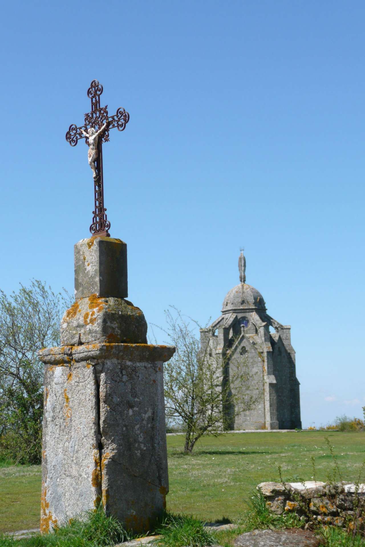 le-chene-rond-chapelle-le-puy-saint-bonnet-49