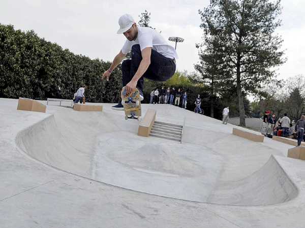 Cholet tourisme skatepark glisse roller skateboard rider