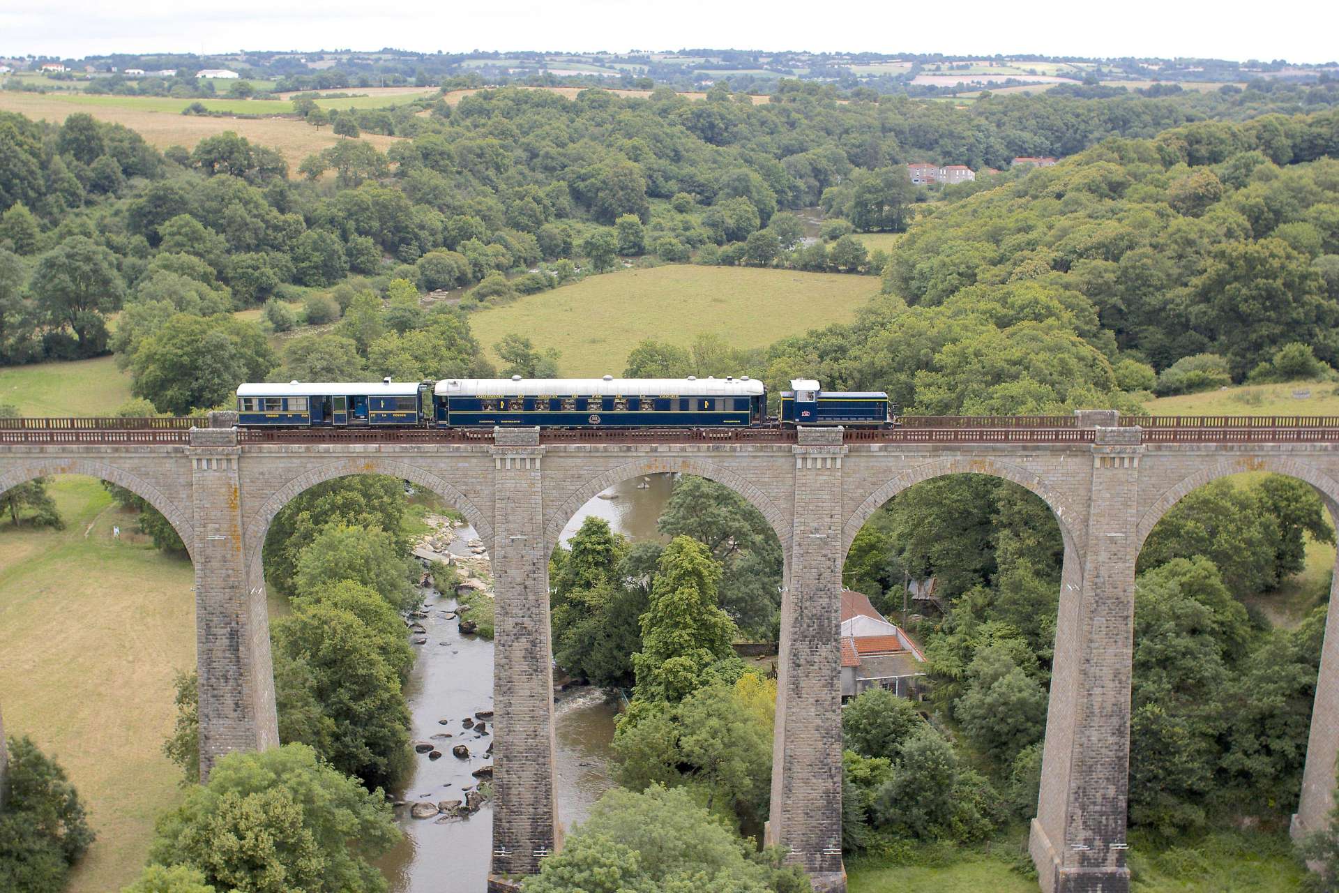 cholet tourisme nature train vapeur chemin de fer de vendee orient express