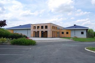 espace-culture-et-loisirs-salle-gerard-philippe-azura-trementines-49