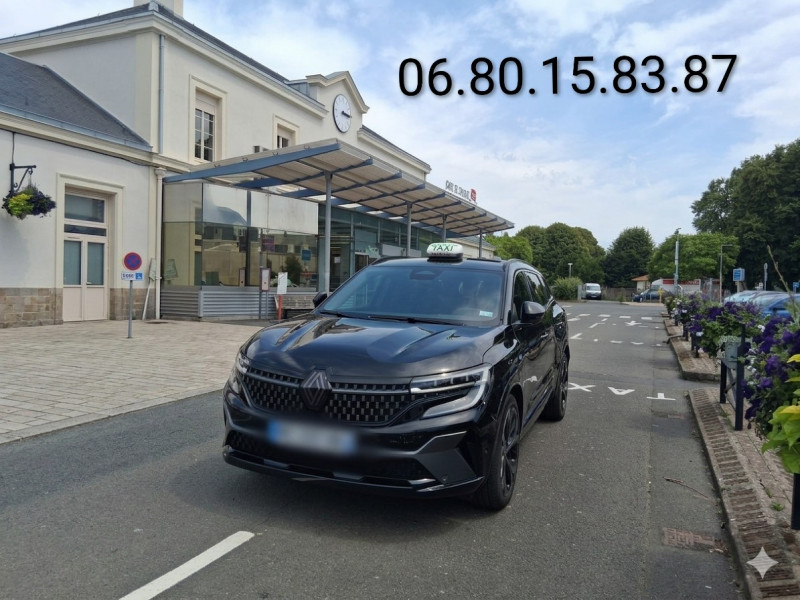 Taxi devant la gare - © Taxi Michael Taxi Michael cholet
