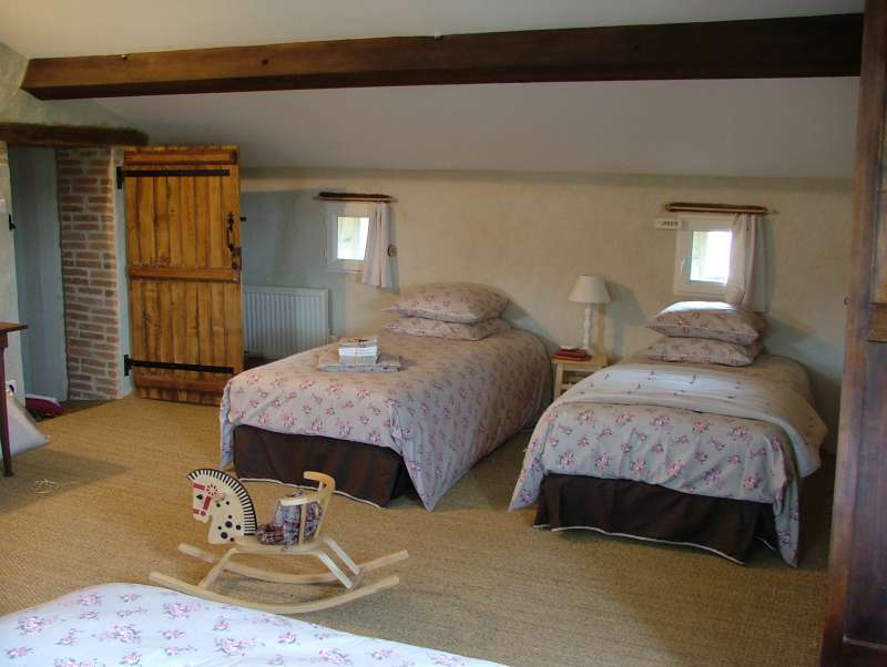 Chambre d'Hôtes Chez Sophie et Jean-Luc Gîtes de l'Etang des Noues Cholet - © Givelet Cholet Tourisme Chambre d'Hôtes Chez Sophie et Jean-Luc Gîtes de l'Etang des Noues