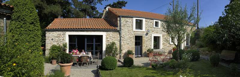 Chambre d'Hôtes Domaine de la Blanchisserie Puy Saint Bonnet - © Jean Sébastien Evrard Cholet Tourisme Chambre d'Hôtes Domaine de la Blanchisserie Puy Saint Bonnet