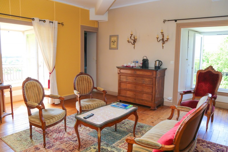 Le Château de la Frogerie à Maulévrier - © Lajentes Cholet Tourisme Chambres d'hôtes Château Piscine La Frogerie Maulévrier