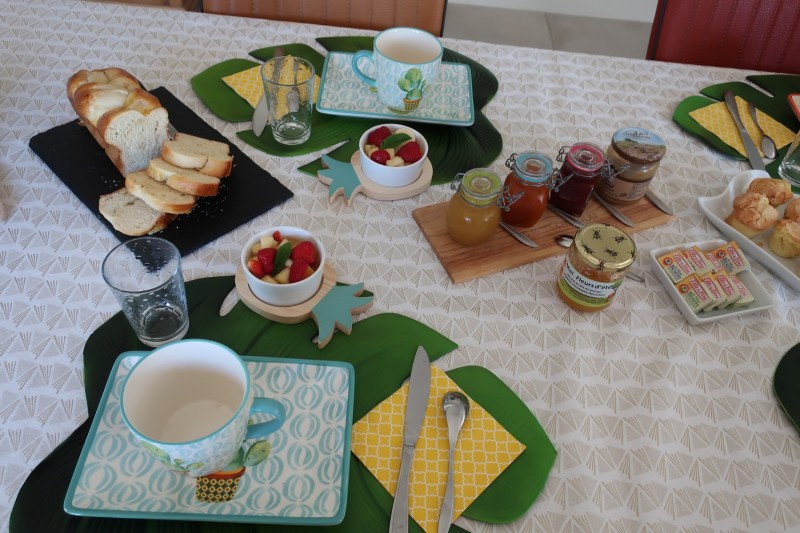 Chambres d'hôtes La Vivance au Puy-Saint-Bonnet - © Godard Chambres d'Hôtes La Vivance Petit-Déjeuner