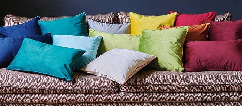 Coussins velours - © Sté Garnier Thiebault Le grenier du tissage linge de maison la séguinière