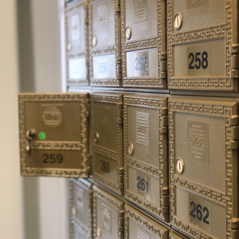 Domiciliation - © Alex Parpaillon mail boxes etc cholet