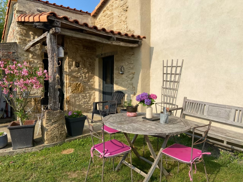 Chambre La Day Connection à Cernusson - © GRENET Chambre Charme Rénovation Calme Campagne Environnement Cernusson