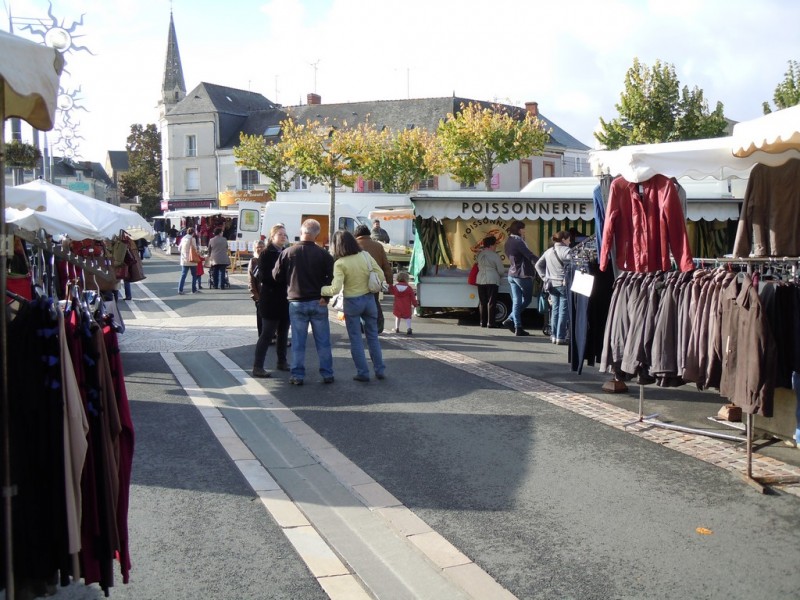 Cholet Tourisme Vihiers Marché Produits locaux Alimentaire Habillement