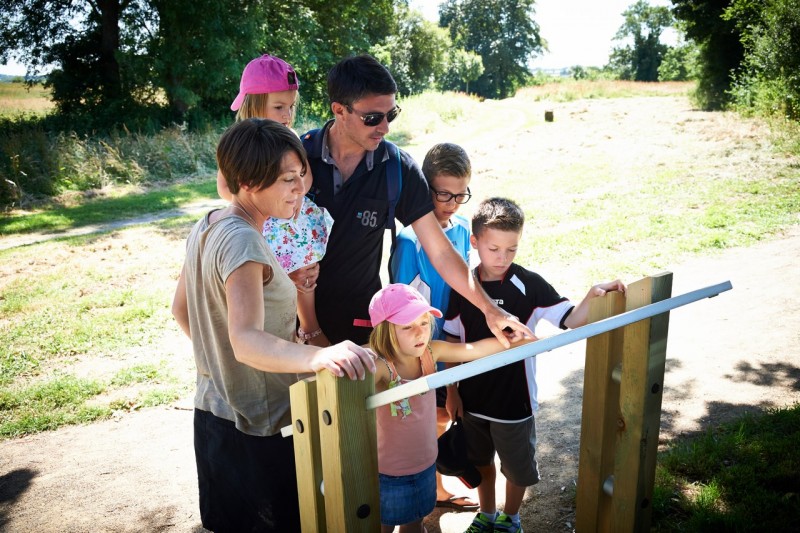 Parc du Menhir - © Alain Martineau Cholet tourisme parc du menhir nature famille enfants