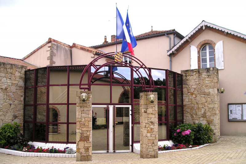 Promenons-nous à Saint-Léger-Sous-Cholet :  la mairie 