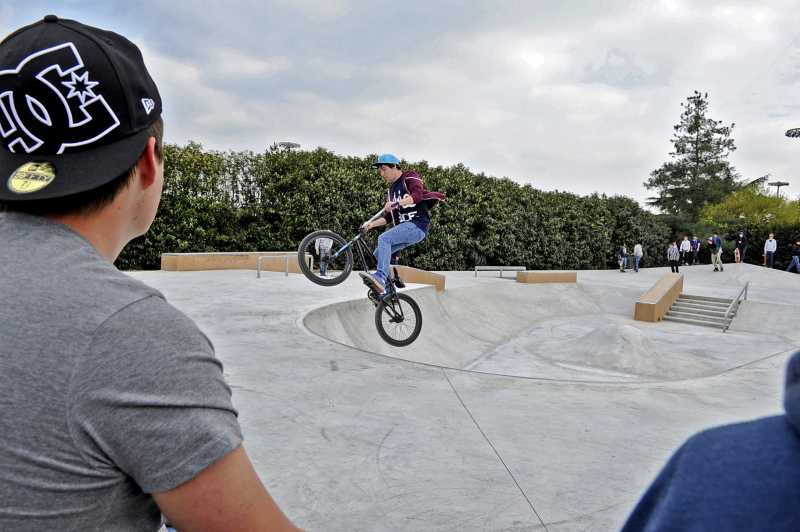 Skatepark - Cholet - © Etienne Lizambard Cholet tourisme skatepark glisse roller skateboard rider