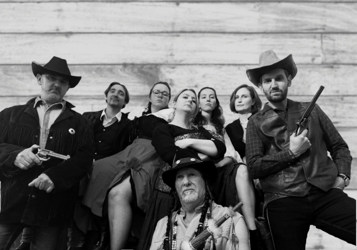 Troupe Les Fous du Roy St Léger.jpg
