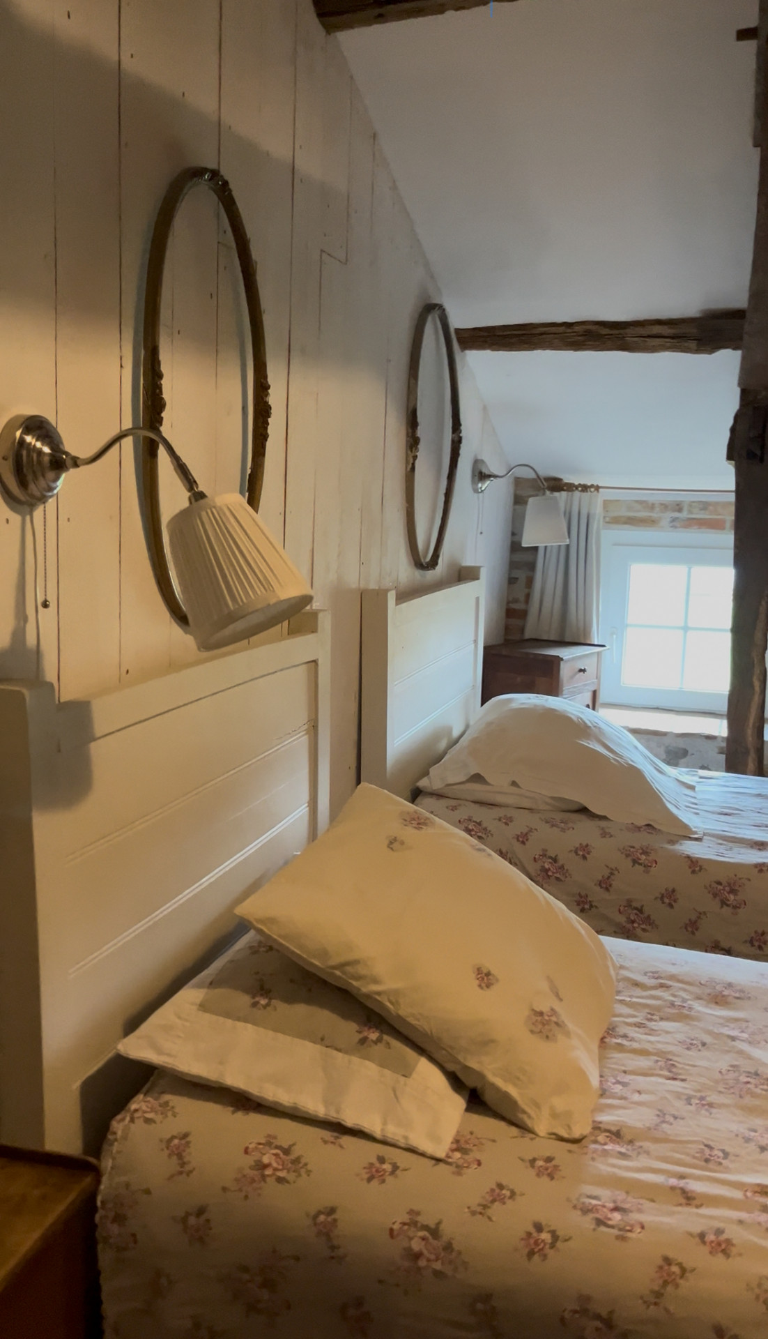 2 chambres à l'étage, avec sdb, joli linge maison 2 chambres à l'étage, avec sdb, joli linge maison