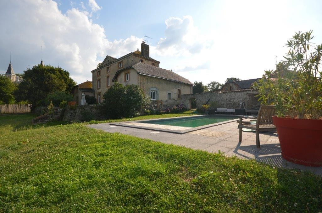 Cholet Tourisme Gîte Atelier Peintres Château Morinière Andrezé