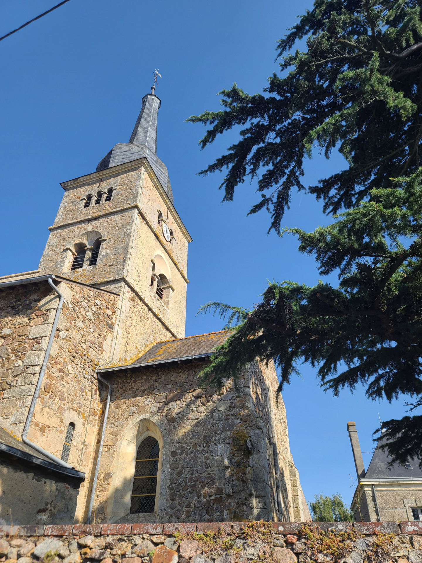 eglise-saint-hilaire-saint-hilaire-du-bois-2023-49-c-cl-mence-dubillot-653046