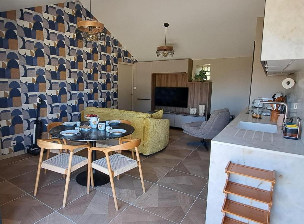 gite-de-loliveraie-domaine-de-la-haye-st-christophe-du-bois-c-domainedelahaye-20-652908