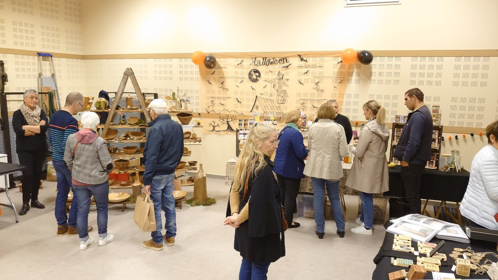 Marché Nocturne Halloween Gourmand Repas Produits Locaux Artisanat Déguisement Costume