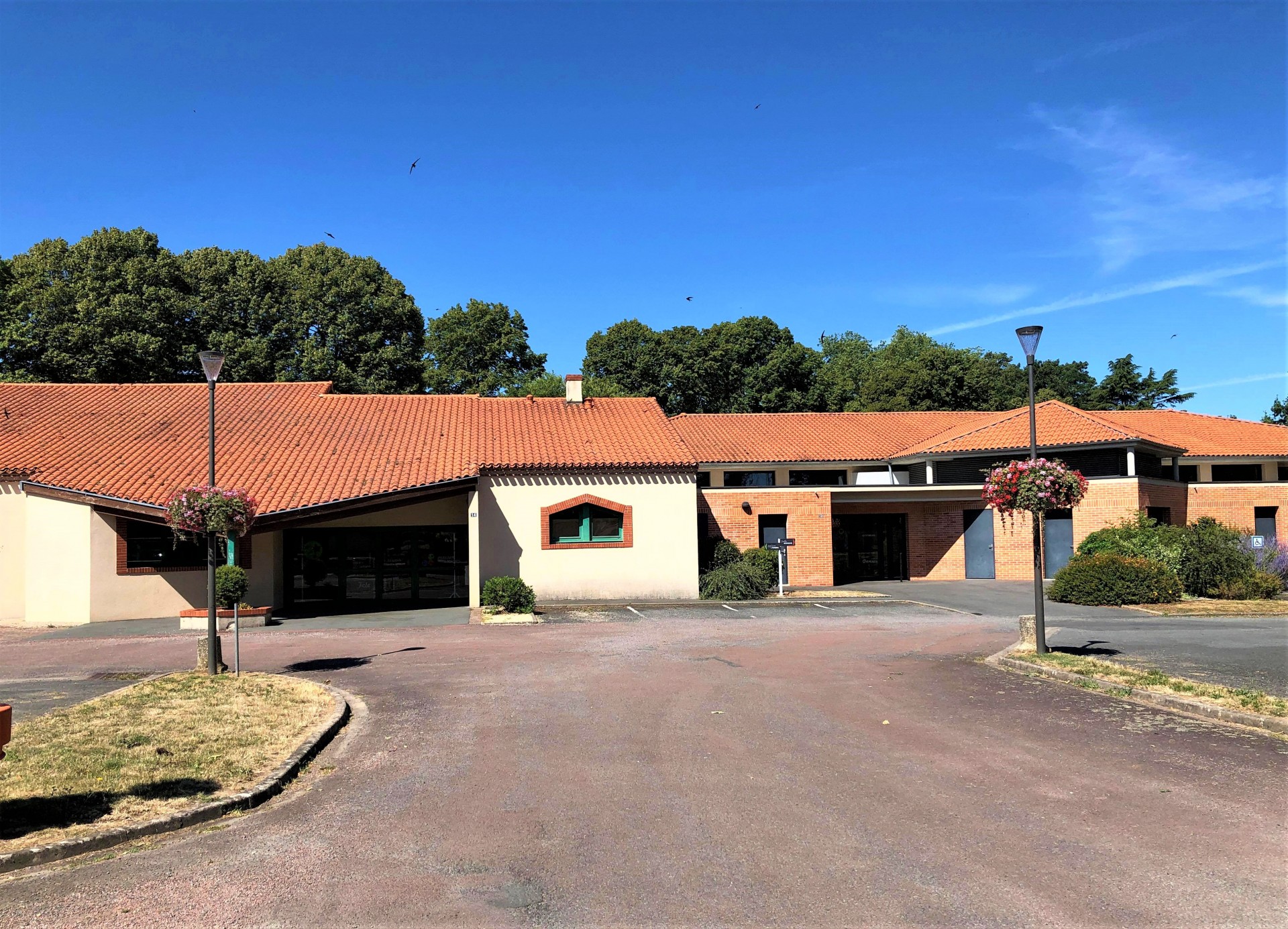 mcl-et-salle-annexe-ex-rieurs-avant-602555