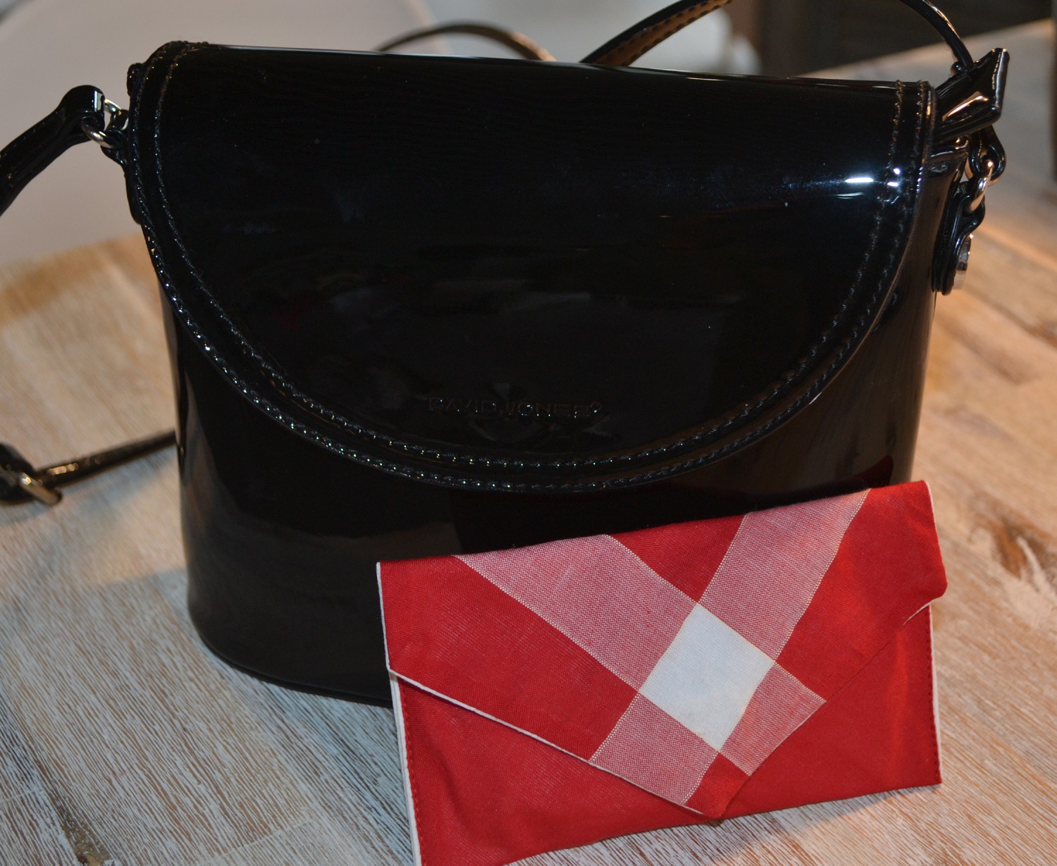 Pochette Rouge Mouchoir