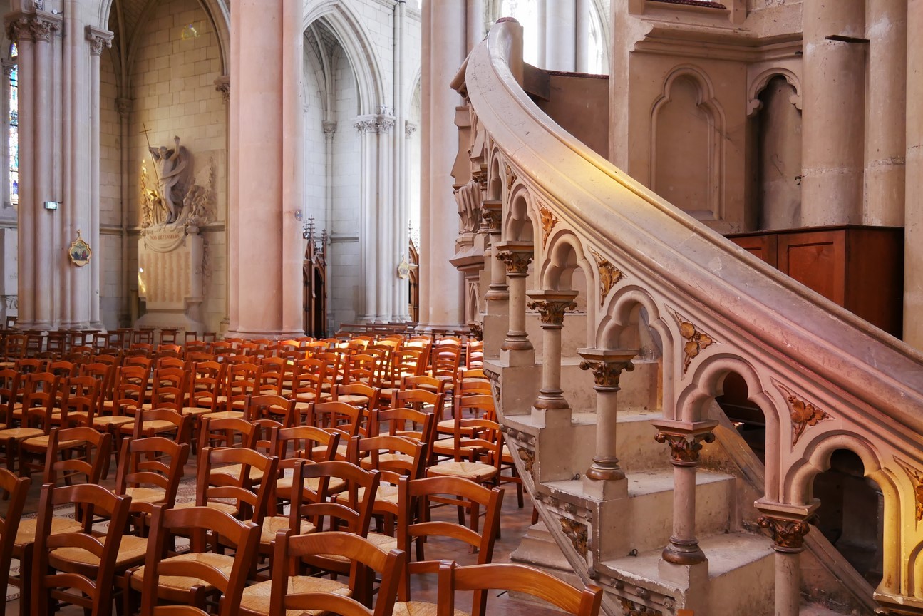 Cholet tourisme visite église notre dame histoire patrimoine religieux animations estivales office de tourisme du Choletais