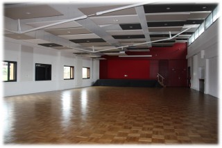 Grande salle des fêtes Cléré sur Layon - © Josiane Guégnard salle des fêtes cléré sur layon