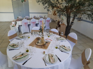 Salle de réception de la Petite Félixière à Saint-André-de-la-Marche - © BRIN Salle Réception Fête Famille Mariage