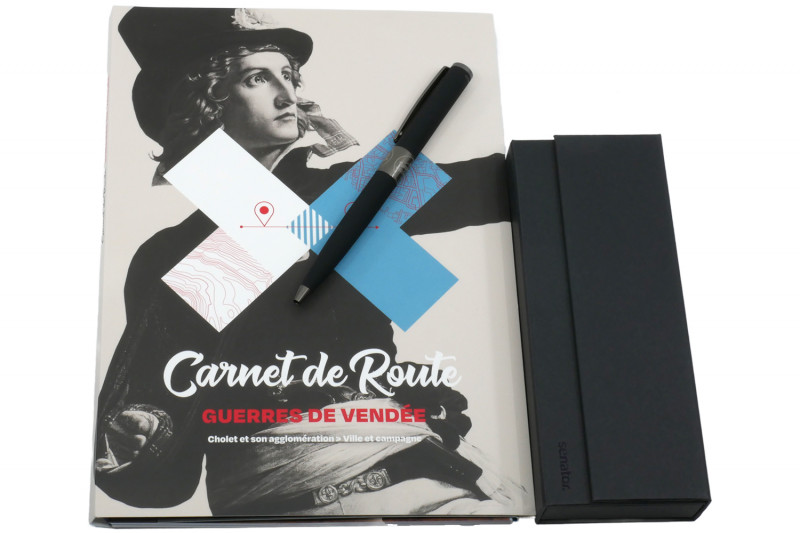 Ensemble Luxe Carnet de Route Guerre de Vendée et stylo noir
