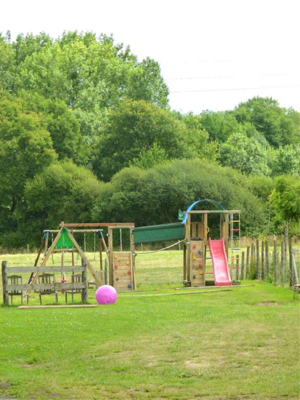Gîtes Etang des Noues Maison de Coton Cholet - © Givelet Cholet Tourisme Gîtes Etang des Noues Maison de Coton